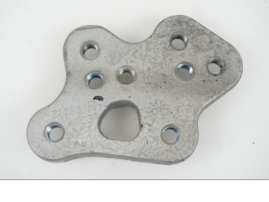 Vänster sida på Fotpinnefäste inre från en Suzuki GSX-R 1000 -2007 motorcykel.