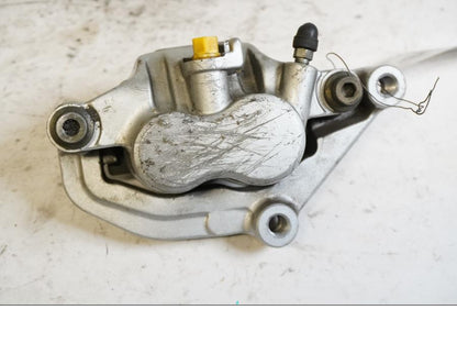 Framsidan på Bromsok från en Yamaha XVS 1100 -2001 motorcykel.