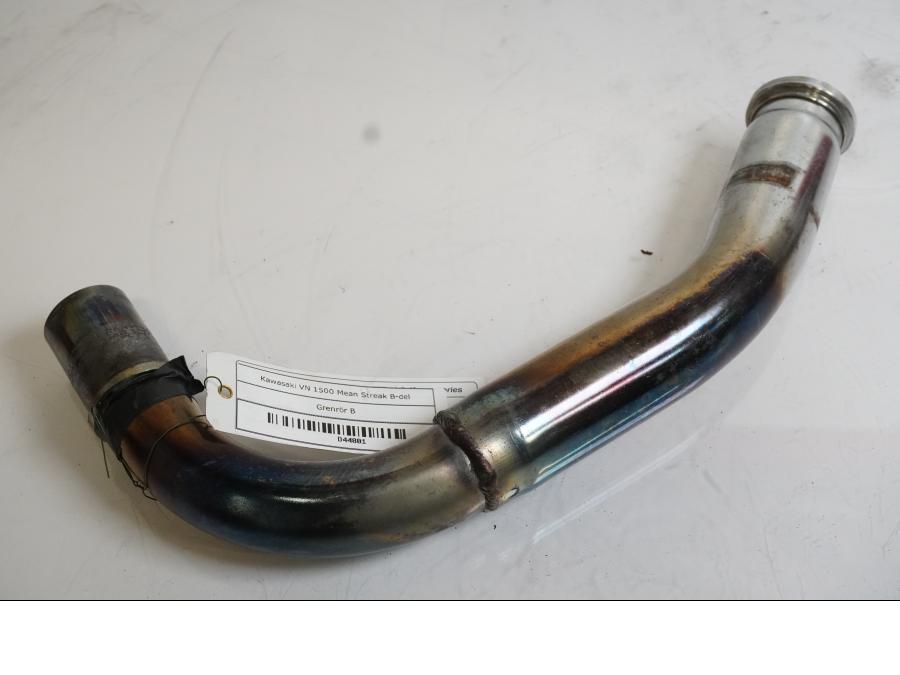Höger sida på Grenrör från en Kawasaki VN 1500 Mean Streak -2003 motorcykel.
