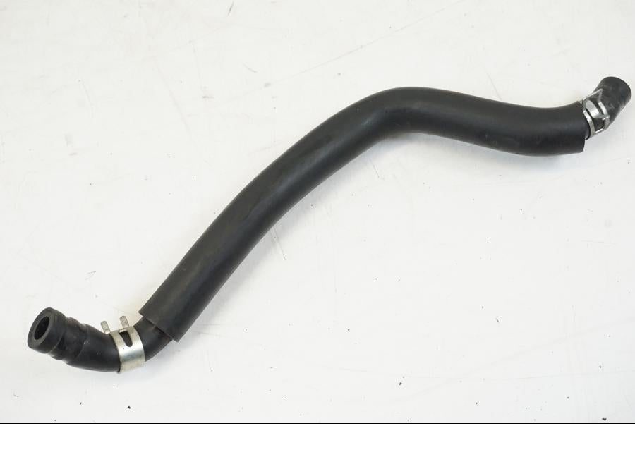 Höger sida på Vattenkyl Slang Set från en Yamaha YZF 1000 R1 -2009 motorcykel.