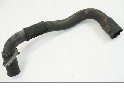 Snett nerifrån på Vattenkyl Slang Set från en BMW R 1250 GS -2019 motorcykel.