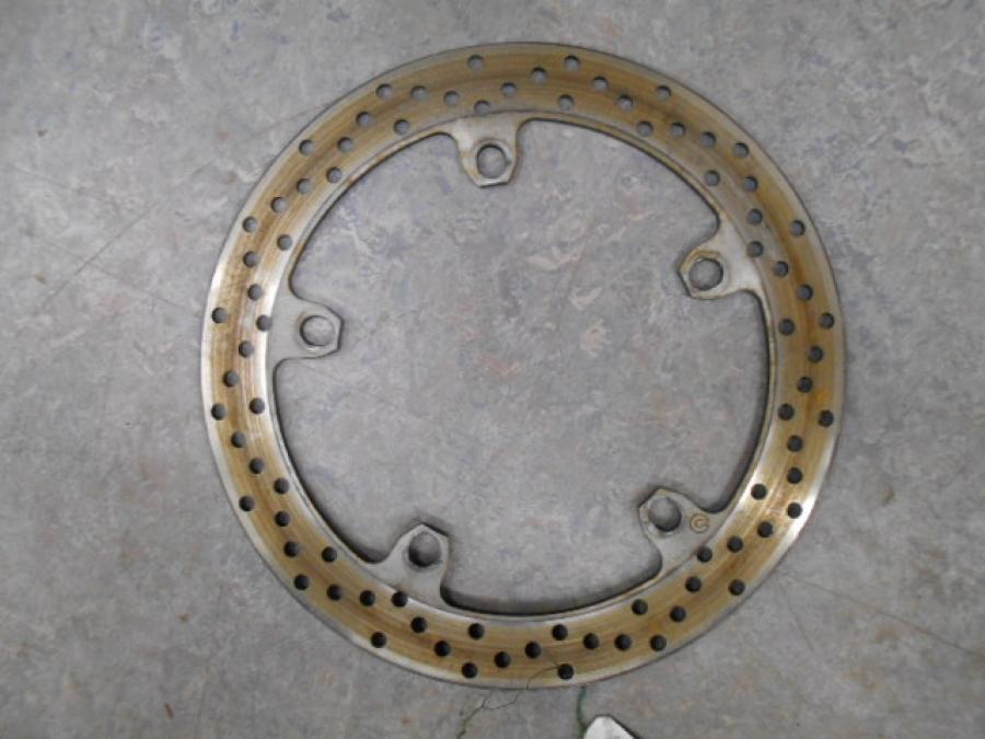 Baksidan på Bromsskiva från en BMW F 800 S -2009 motorcykel.