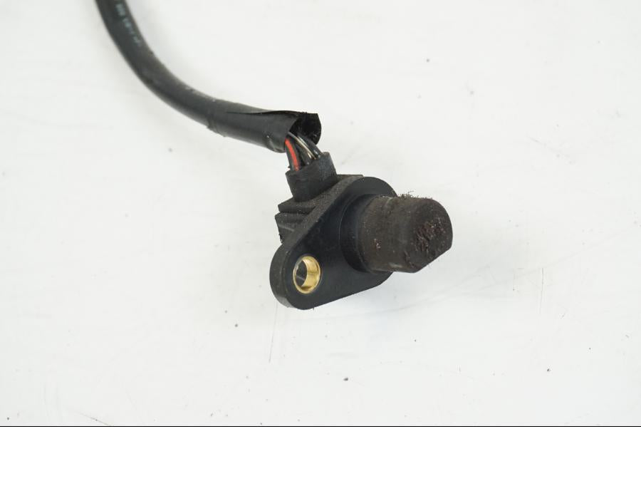 Baksidan på Hastighetsgivare från en Suzuki GSX 600 F -1998 motorcykel.