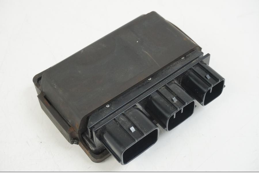 Framsidan på Reläbox från en Kawasaki ER-6F -2016 motorcykel.