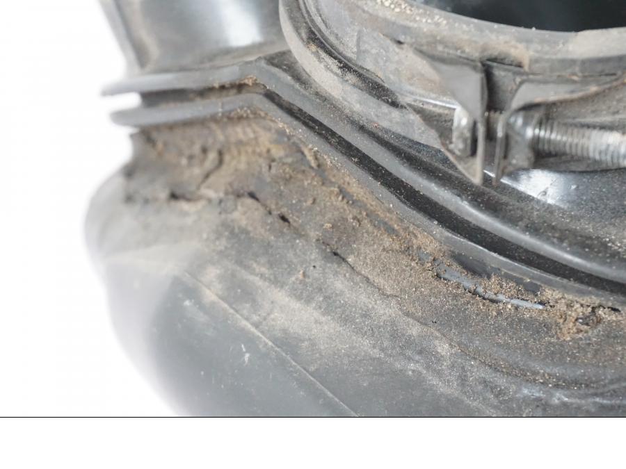 Höger sida på Luftburk från en Honda CBR 1000 F -1999 motorcykel.