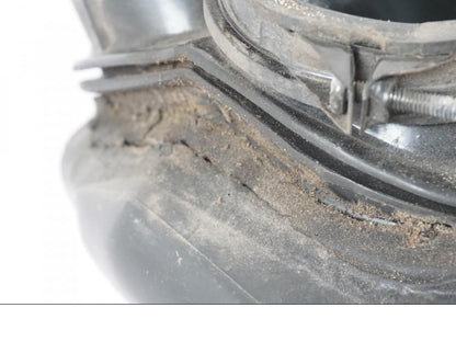 Höger sida på Luftburk från en Honda CBR 1000 F -1999 motorcykel.