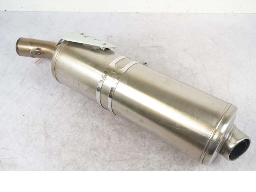 Framsidan på Ljuddämpare från en BMW F 800 R -2011 motorcykel.