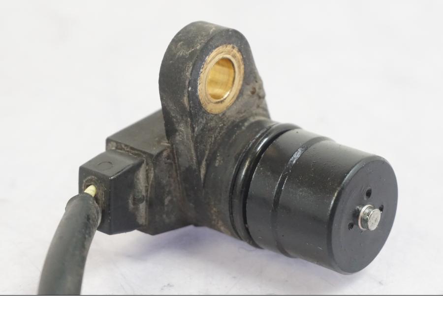 Baksidan på Kamaxelsensor från en Kawasaki ZX-10R -2008 motorcykel.