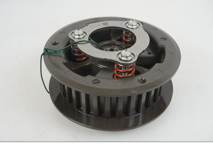 Framsidan på Kopplingskorg från en KTM 1290 Super Duke R -2021 motorcykel.