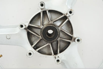 Extrabild3 på Fälg från en Honda CBR 1000 F -1989 motorcykel.