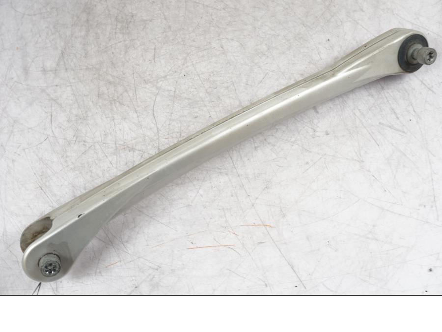 Höger sida på Parallellstag från en BMW R 1200 GS -2005 motorcykel.