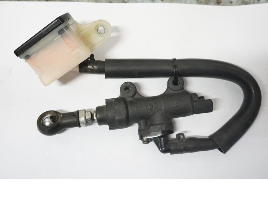 Framsidan på Bromshuvudcylinder från en Honda CBR 1000 RR -2007 motorcykel.