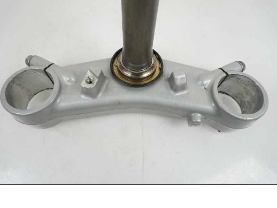 Höger sida på Gaffelkrona från en Honda CBR 600 RR -2003 motorcykel.