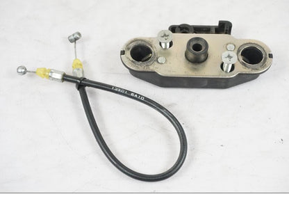 Framsidan på Sadellåsmekanism från en Suzuki GSX-R 750 -2006 motorcykel.