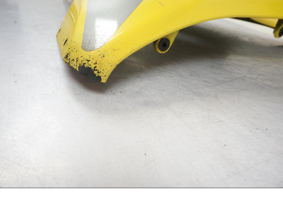 Vänster sida på Sidkåpa från en Honda CBR 600 F -2001 motorcykel.