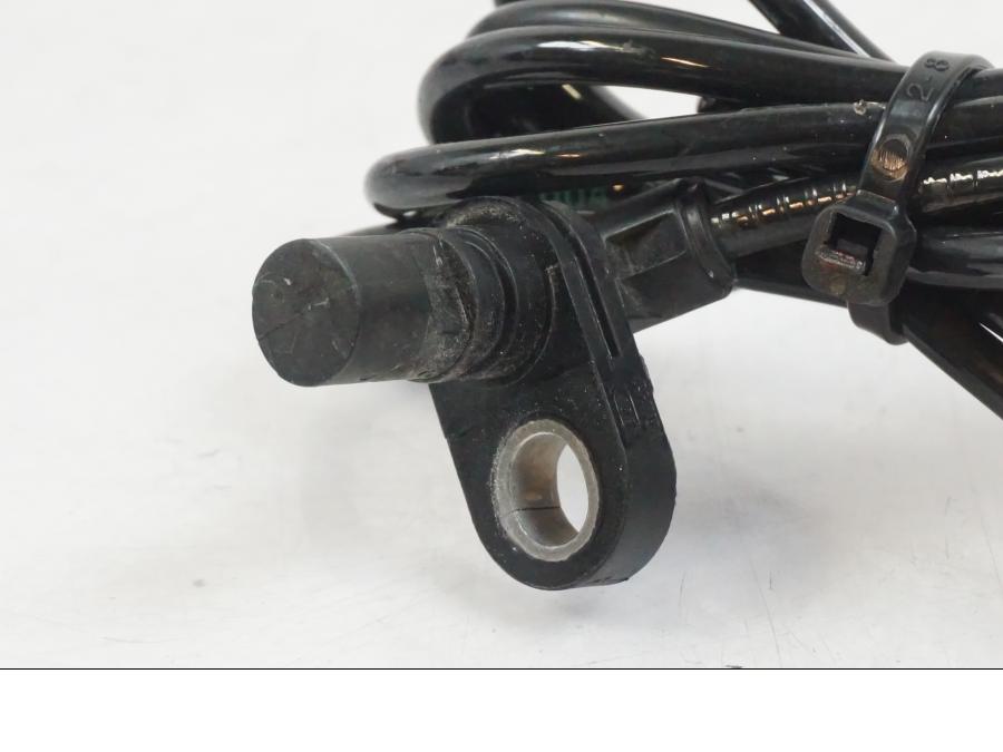 Baksidan på ABS givare från en KTM 1290 Super Duke R -2022 motorcykel.