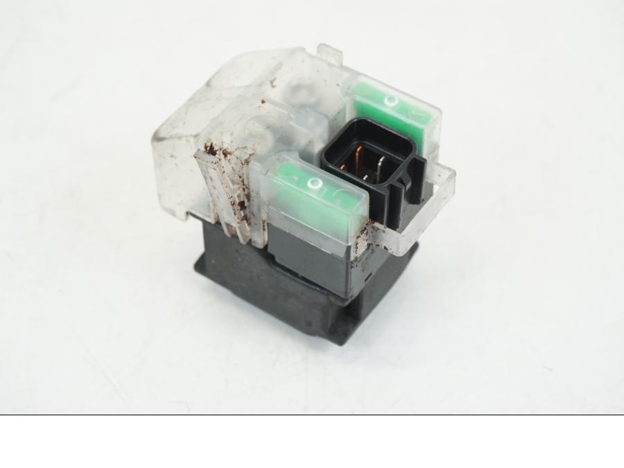 Baksidan på Startrelä från en Ducati Streetfighter V4 -2020 motorcykel.