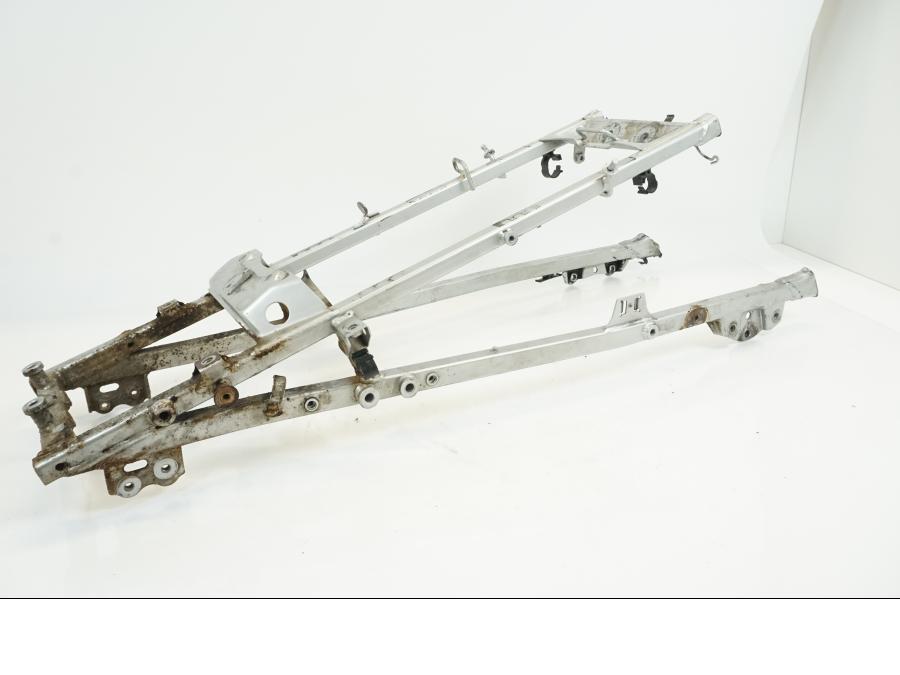 Baksidan på Bakram från en Honda XRV 750 -2001 motorcykel.