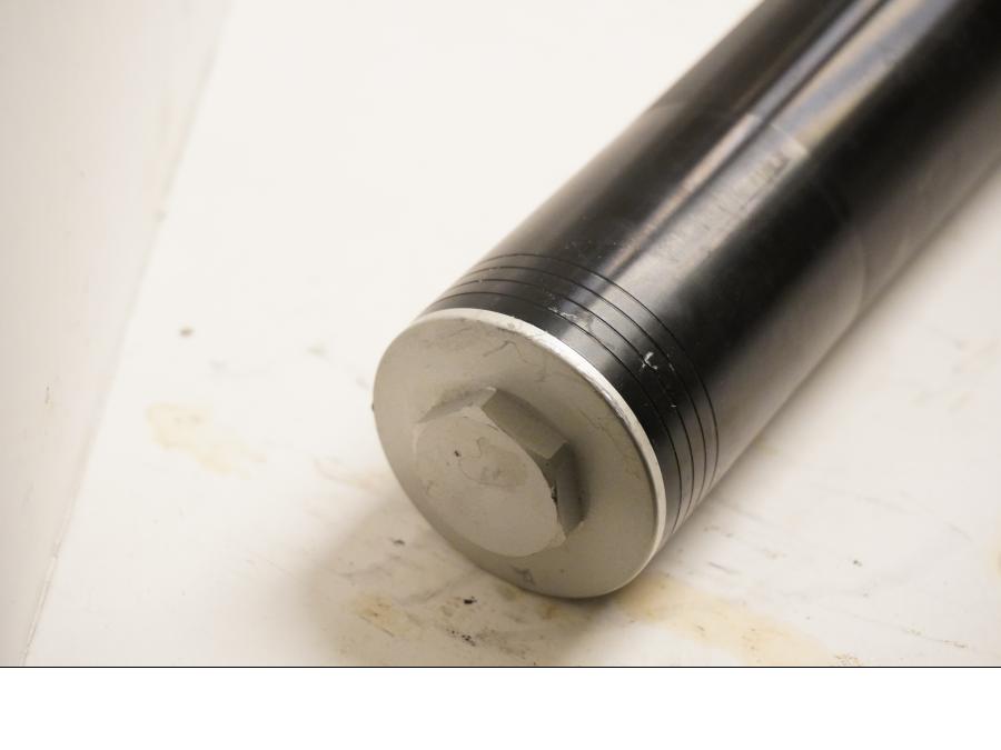 Vänster sida på Gaffelben från en Husqvarna TR 650 Strada -2012 motorcykel.