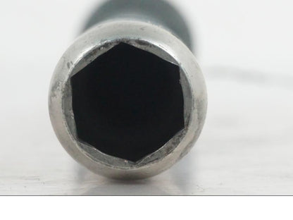 Baksidan på Axel från en H-D Softail FXCW Rocker -2008 motorcykel.