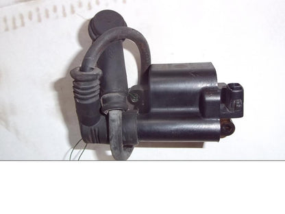 Baksidan på Tändspole från en Ducati Monster 1100 EVO ABS -2012 motorcykel.