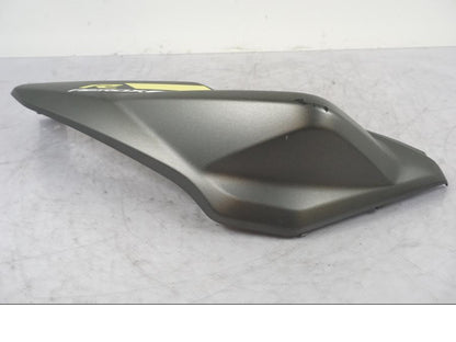 Höger sida på Bakvinge från en Yamaha Aerox 4 -2020 moped.