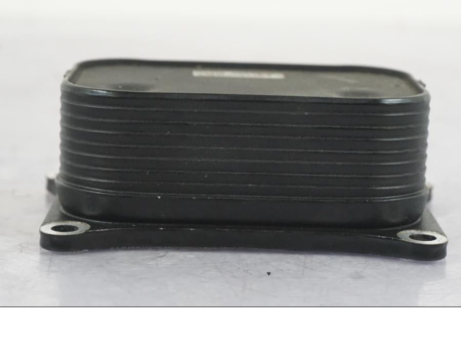 Vänster sida på Oljekyl från en BMW F 750 GS -2020 motorcykel.