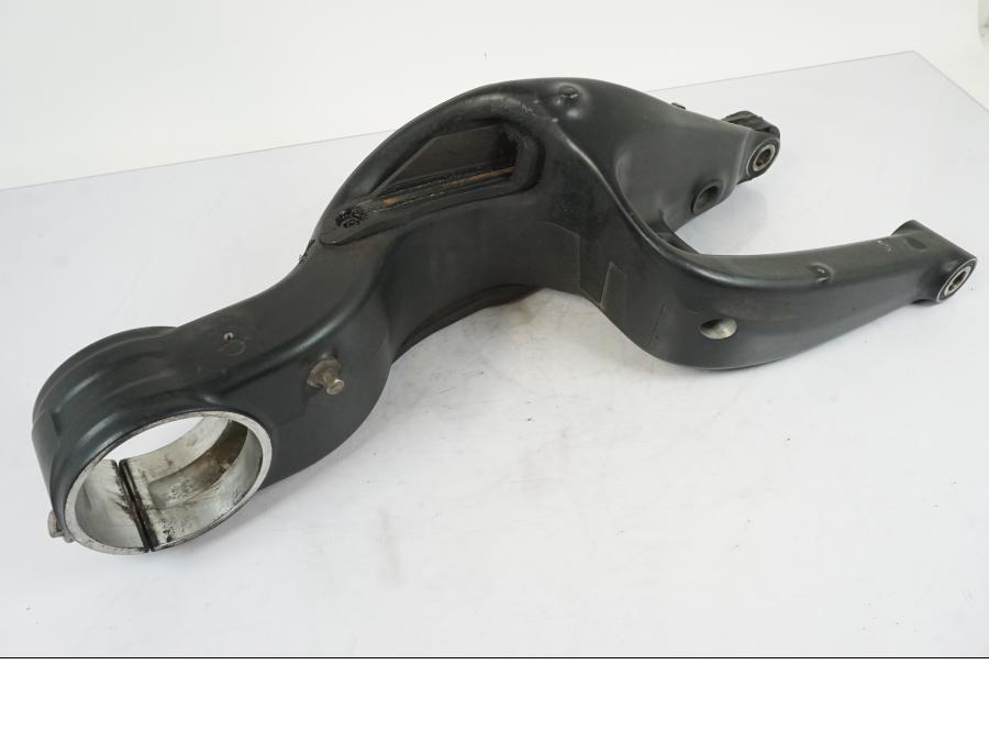 Snett uppifrån på Sving från en KTM 1290 Super Duke R -2015 motorcykel.