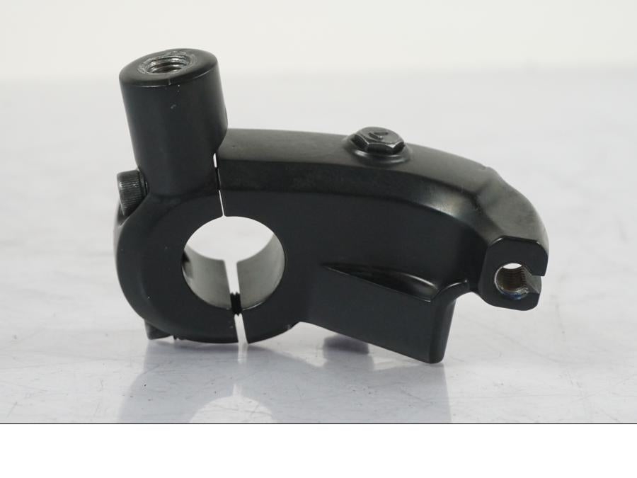 Framsidan på Kopplingsklo från en Kawasaki Z 900 -2021 motorcykel.