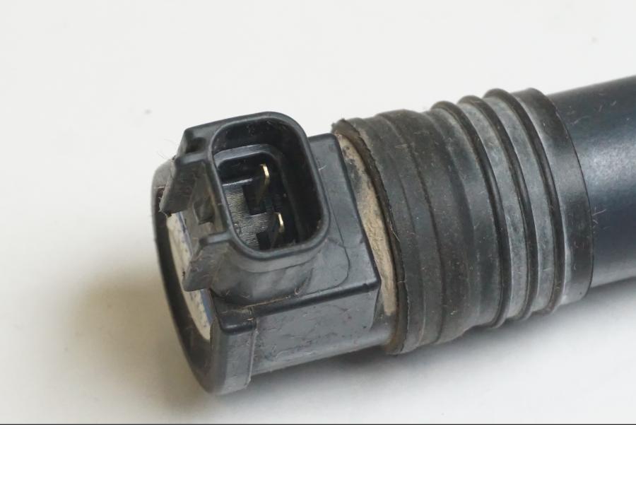 Baksidan på Tändspole från en KTM 1190 Adventure -2015 motorcykel.