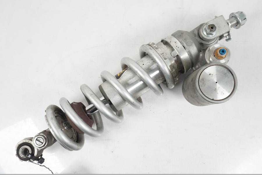 Baksidan på Stötdämpare från en Yamaha YZF 1000 R1 -2007 motorcykel.