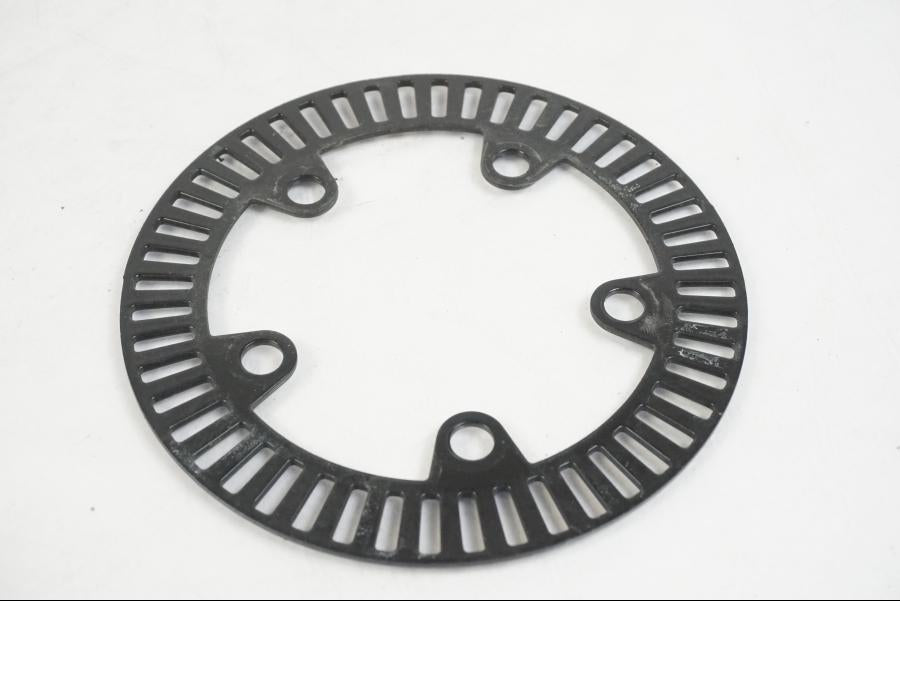 Höger sida på ABS krans från en KTM 1290 Super Duke R -2022 motorcykel.