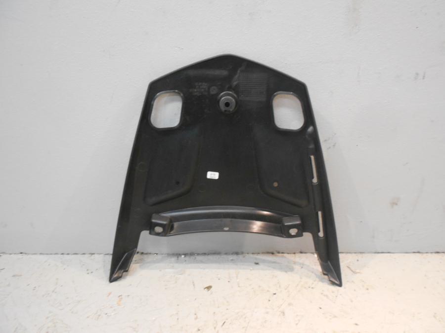 Baksidan på Bakvinge från en BMW K 1600 -2015 motorcykel.