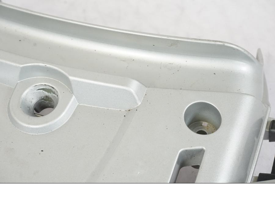 Höger sida på Sadelfäste från en BMW R 1200 GSA -2012 motorcykel.