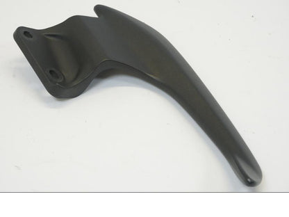 Baksidan på Passagerarhandtag från en Yamaha YS 125 -2017 motorcykel.