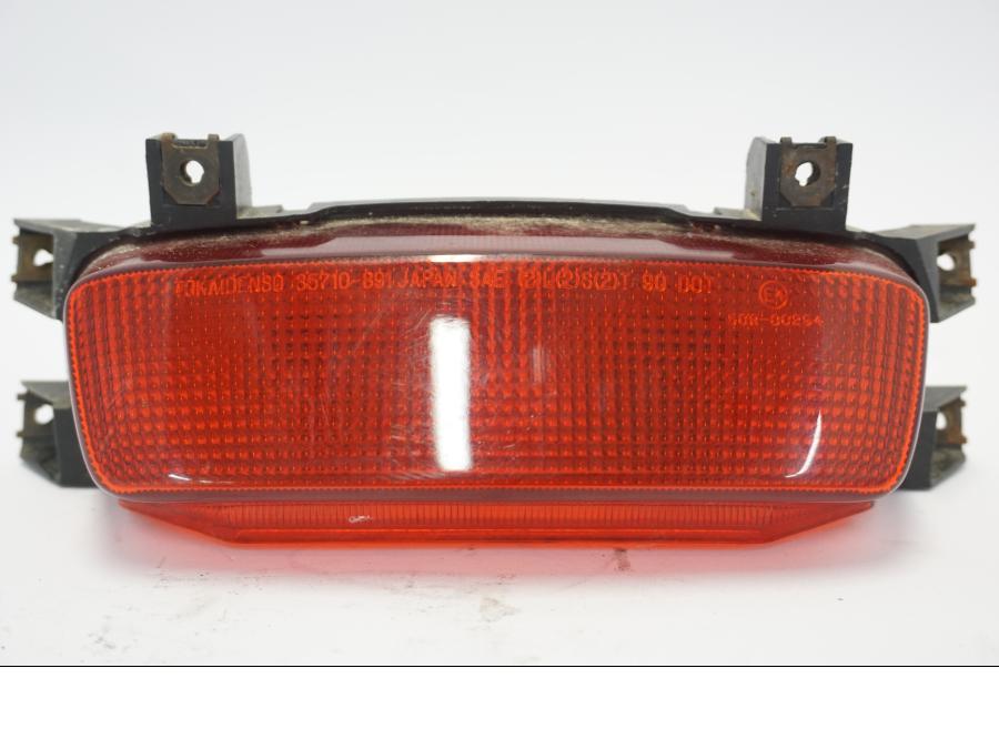 Framsidan på Baklampa från en Suzuki GSX-R 750 -1992 motorcykel.