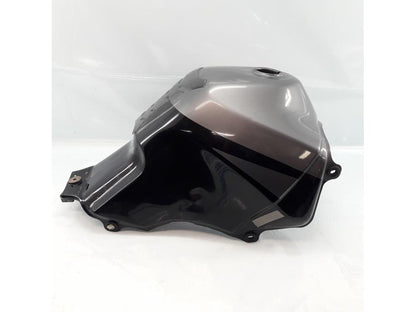 Baksidan på Bensintank från en Honda XL 600 V -1994 motorcykel.