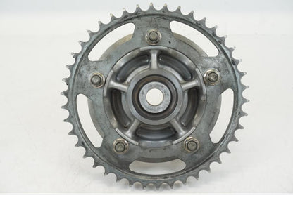 Framsidan på Drevfäste från en Triumph TT 600 -2002 motorcykel.