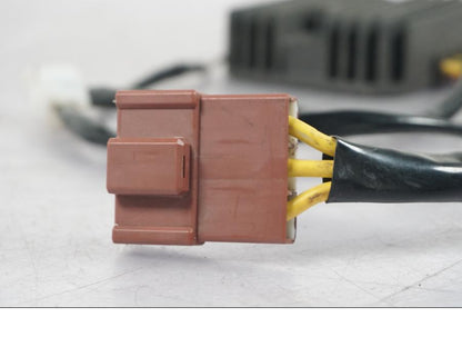 Vänster sida på Likriktare från en KTM 690 Duke -2015 motorcykel.