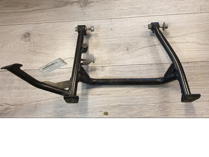 Snett uppifrån på Centralstöd från en BMW F 800 GT -2015 motorcykel.