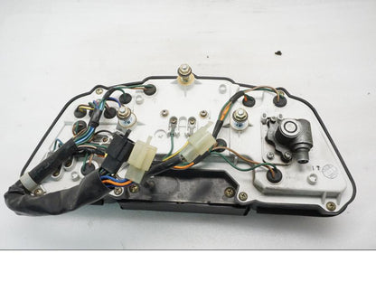 Baksidan på Instrumentpanel från en Honda VFR 750 -1990 motorcykel.
