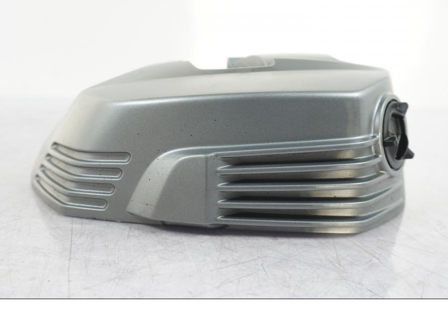 Snett nerifrån på Ventilkåpa från en BMW R NineT -2017 motorcykel.