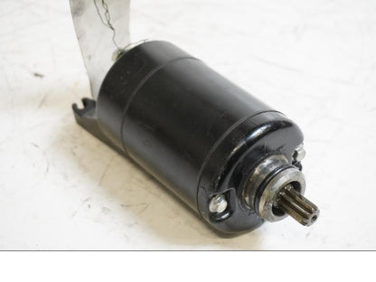 Framsidan på Startmotor från en Kawasaki ER-6F -2007 motorcykel.