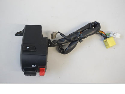 Baksidan på Styrelreglage från en Suzuki GSX-R 1000 -2013 motorcykel.