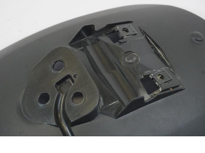 Baksidan på Stänkskydd från en Triumph Trident -2021 motorcykel.