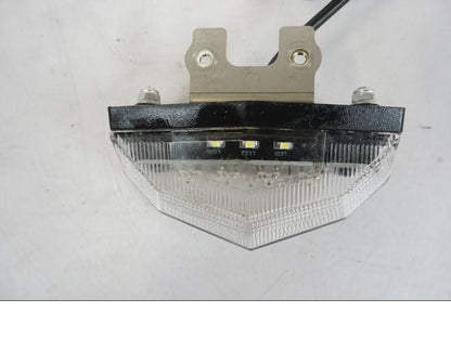 Vänster sida på Baklampa från en KTM 790 Duke -2019 motorcykel.