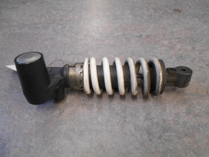 Baksidan på Stötdämpare från en Honda CBR 900 RR -2000 motorcykel.