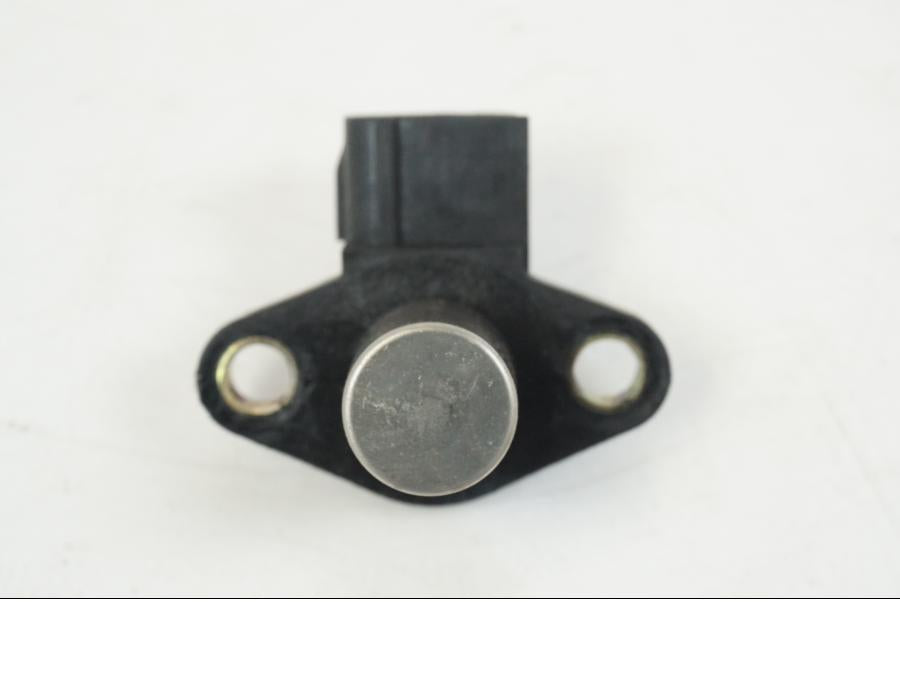 Baksidan på Kamaxelgivare från en Suzuki GSX-R 750 -2001 motorcykel.