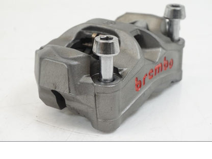 Baksidan på Bromsok från en Triumph Speed Triple -2021 motorcykel.