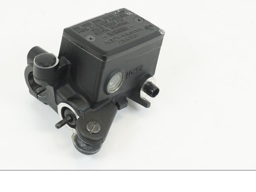 Baksidan på Bromshuvudcylinder från en Yamaha MT-10 -2018 motorcykel.